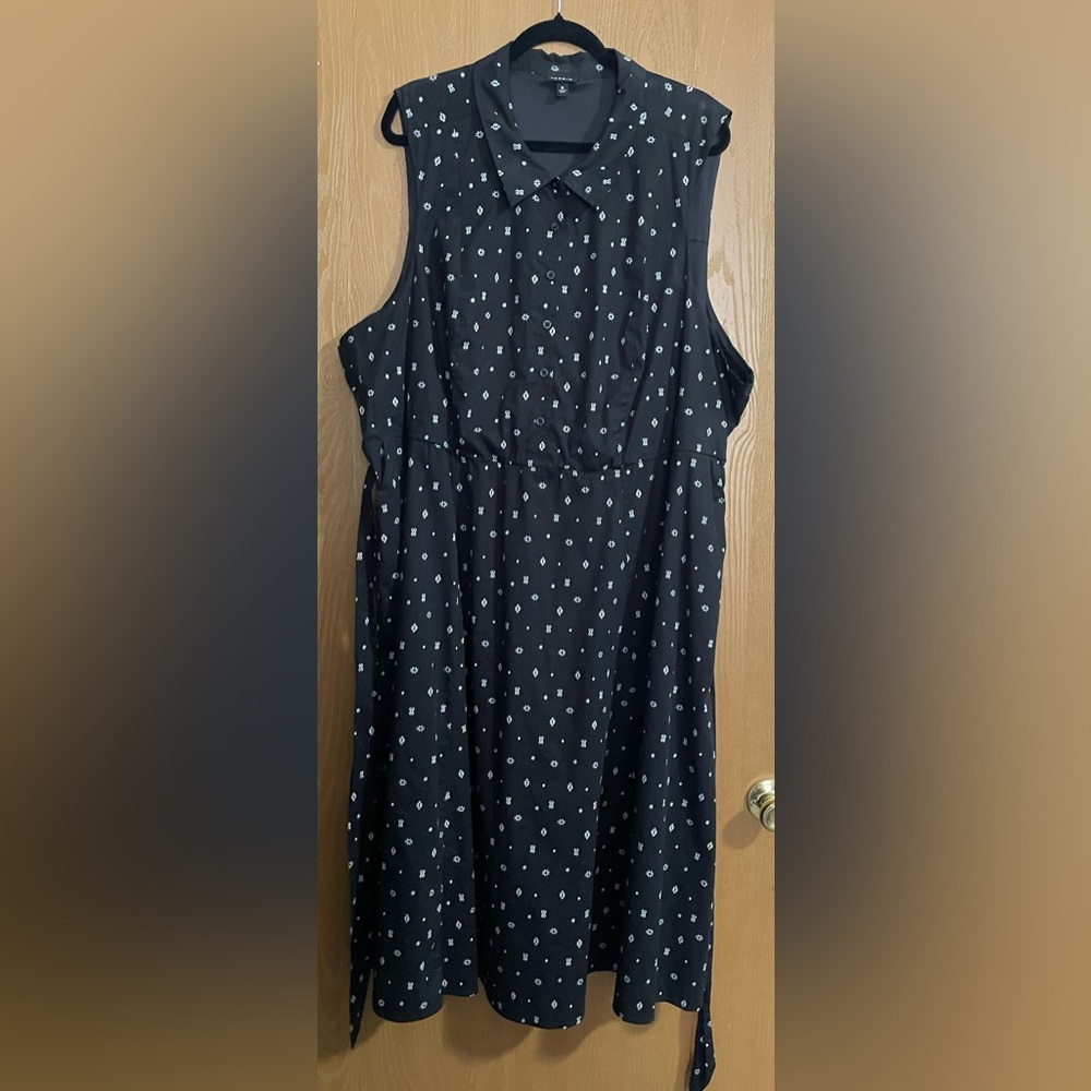 Black Sleeveless Dress with White Pattern plus size 5X